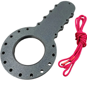 Een BDSM CBT plankje met rood touw