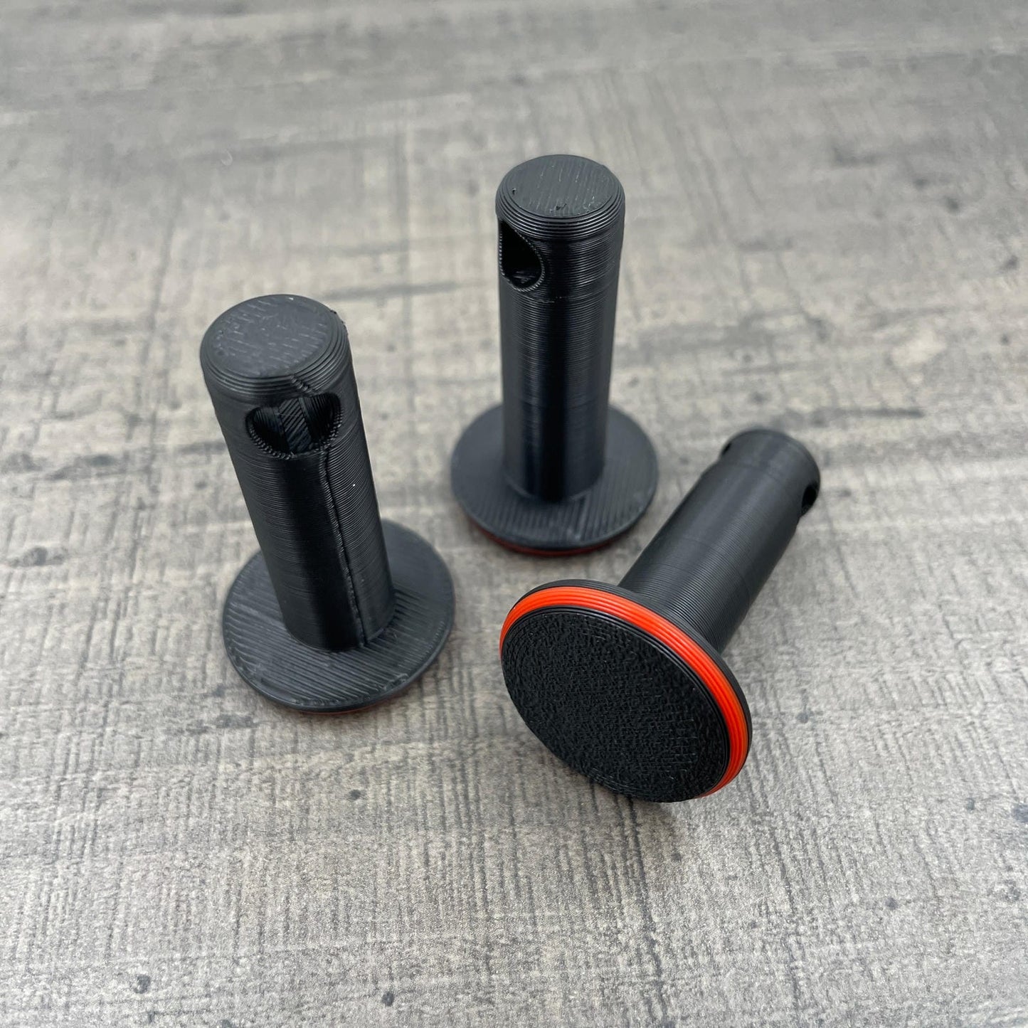 Drie extra pinnen voor een BDSM pillory van 3DSM