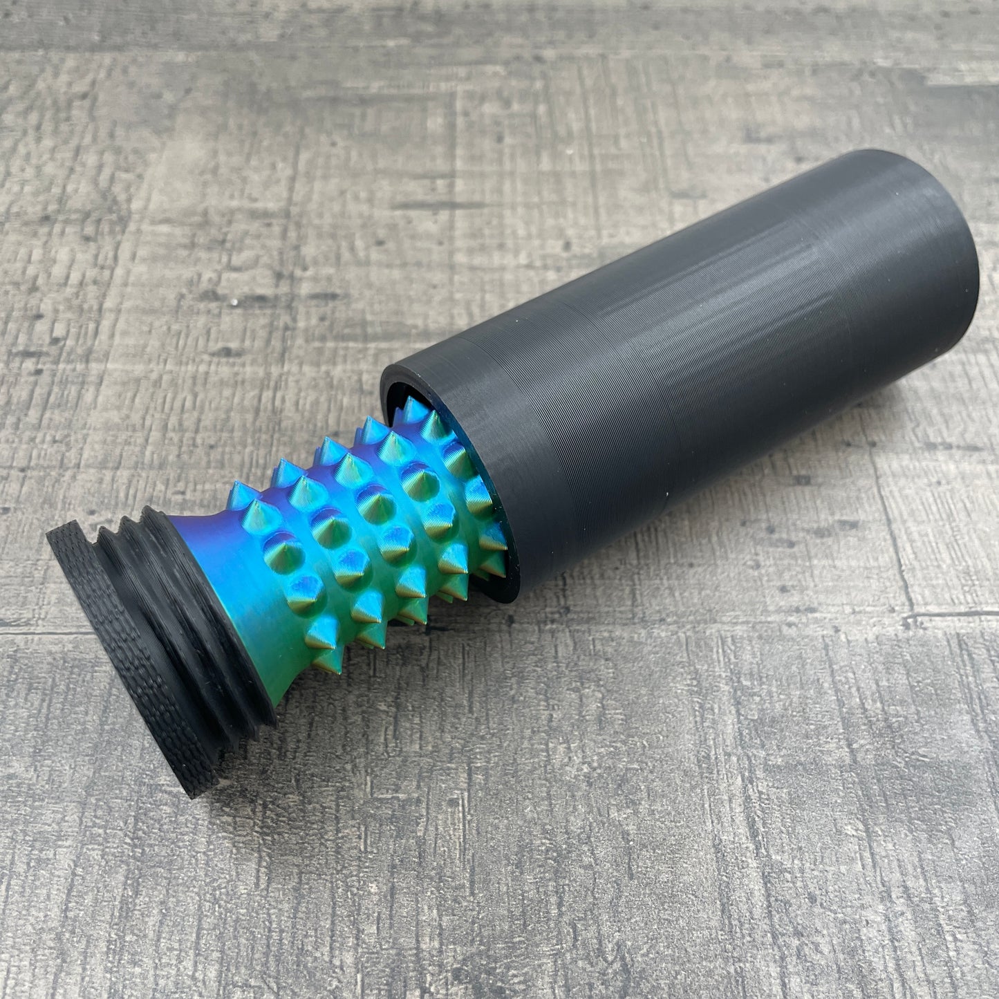 Spiked stimming knijpding
