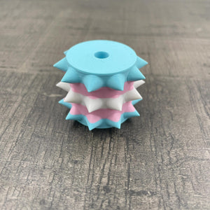 Een los rollertje voor een BDSM pinwheel in de kleuren van de trans-vlag