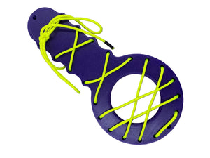 Een BDSM CBT plankje met geel touw