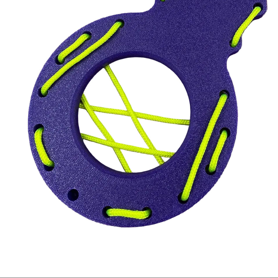 Een BDSM CBT plankje met geel touw