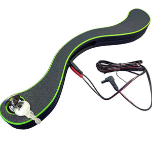 Een BDSM humbler met e-stim functionaliteit in het zwart met UV-gele accenten